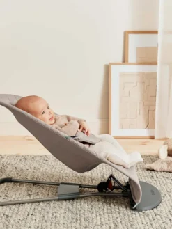 BabyBjörn - Sitteri Balance Bliss - Cotton Sand Grey