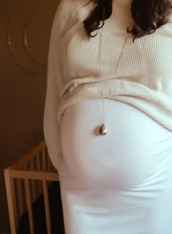 Bolakoru äidille ketjulla, babybell Pisara ruusukulta | PROUD MAMA