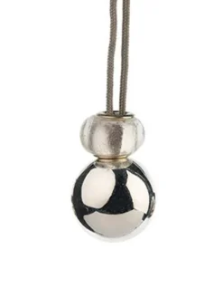 Bola koru äidille, Silver twist