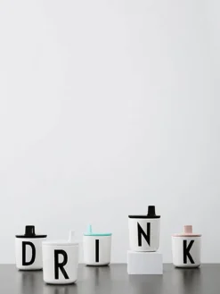 Design Letters nokka / kansi mukiin - black
