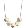 Imetyskoru (ivory)