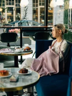 Imetyssuoja katseilta suojaamiseen, Blush