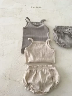 Islet vauvan hihaton toppi ja bloomers -setti | LALA