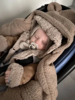 Lämmin nallenkorva boucle turvakaukalon viltti – brown