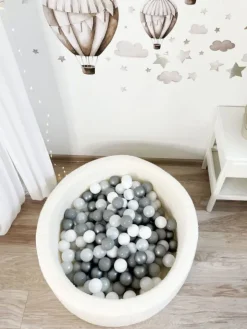 Pehmeä pallomeri + pallot (valitse värit), Boucle White