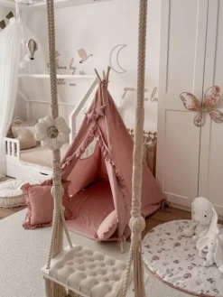 Tiipii teltta röyhelöreunoilla ja matolla, dirty pink